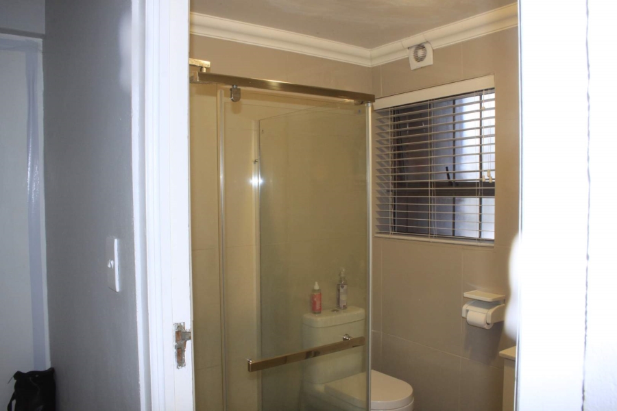 To Let 1 Bedroom Property for Rent in Heldervue Western Cape